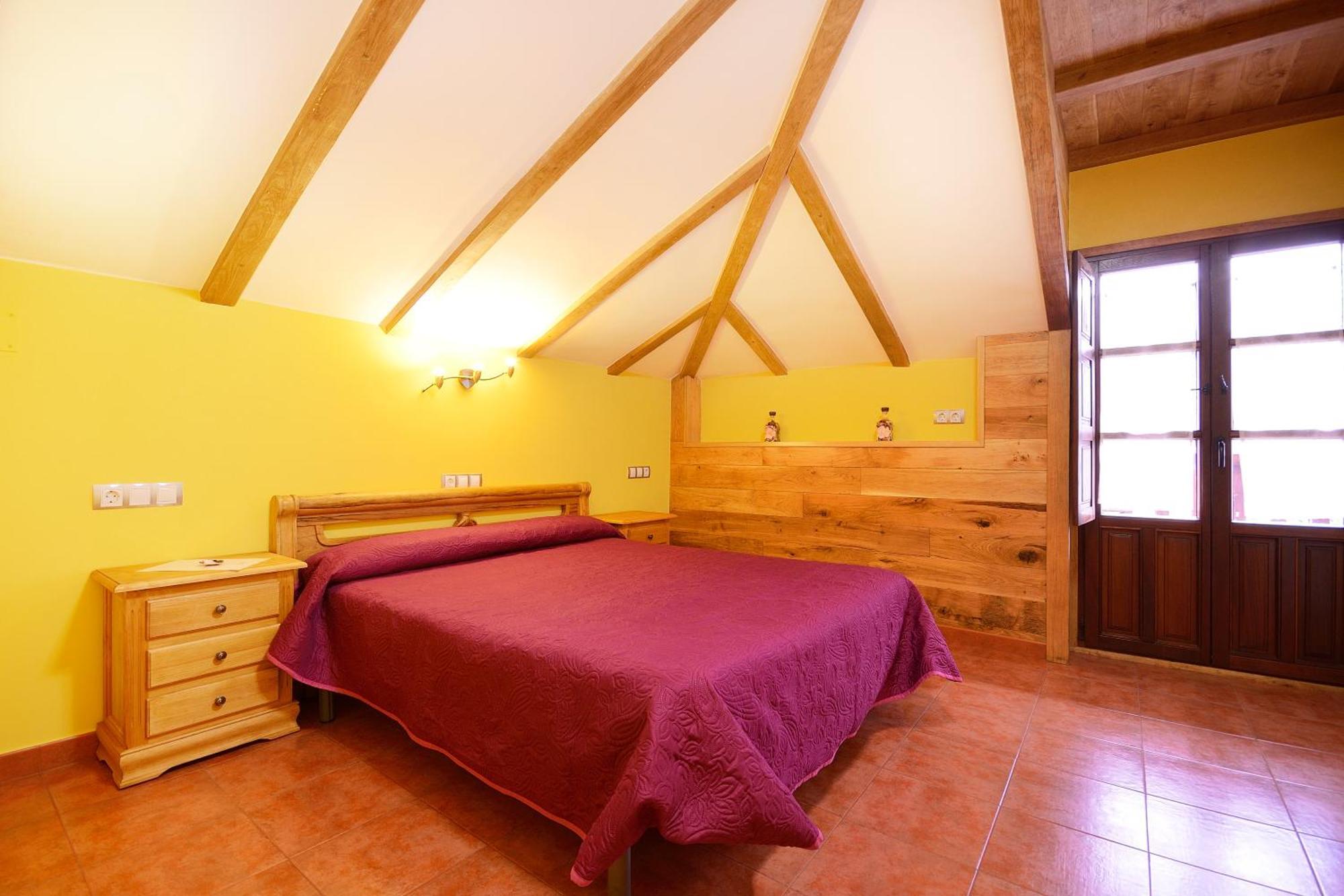 Posada Casa Rosalia กาสโตร-อูร์เดียเลส ภายนอก รูปภาพ