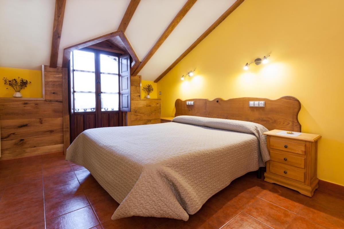 Posada Casa Rosalia กาสโตร-อูร์เดียเลส ภายนอก รูปภาพ