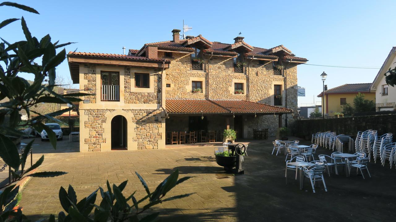 Posada Casa Rosalia กาสโตร-อูร์เดียเลส ภายนอก รูปภาพ